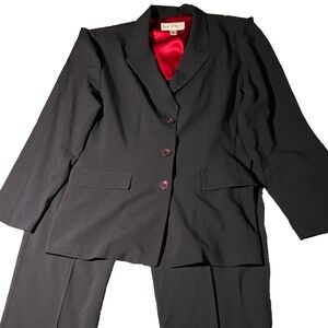 DANNY & NICOLE: Women's Black Blazer with Red and Blue Interior and Brown Button